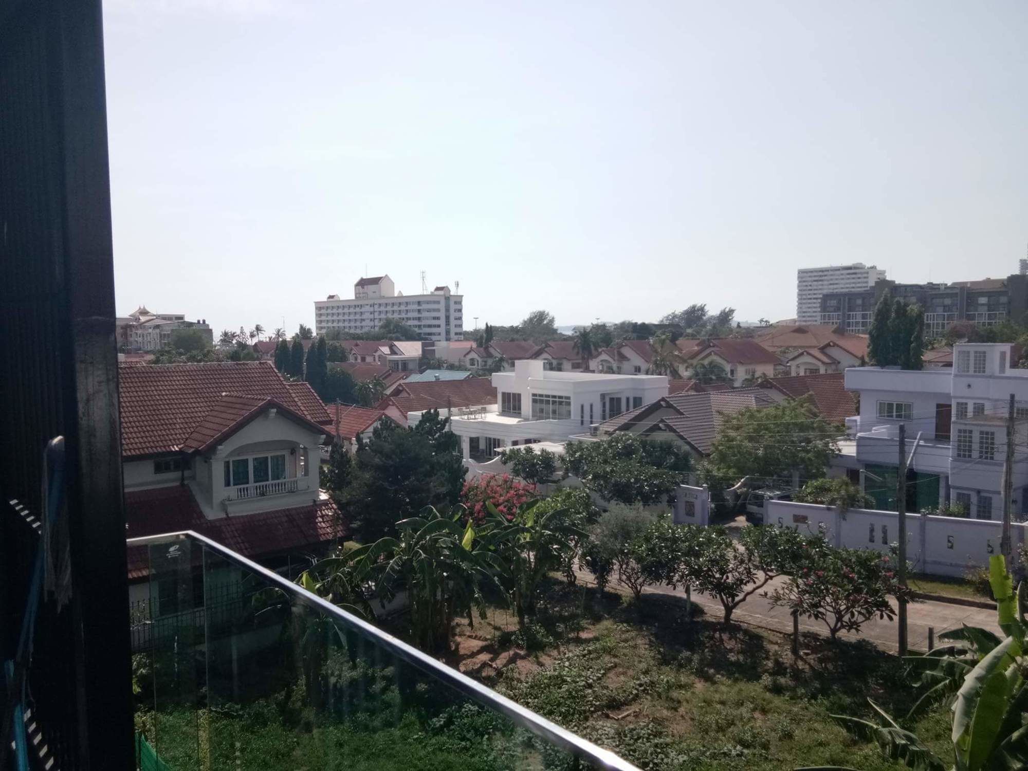 Acqua Condominium Pattaya Bagian luar foto